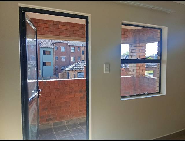 2 BEDROOM TOWNHOUSE FOR SALE IN KIBLER PARK